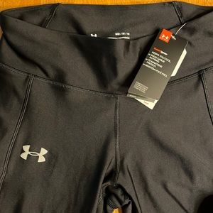 NWT UNDER ARMOUR heat gear leggings